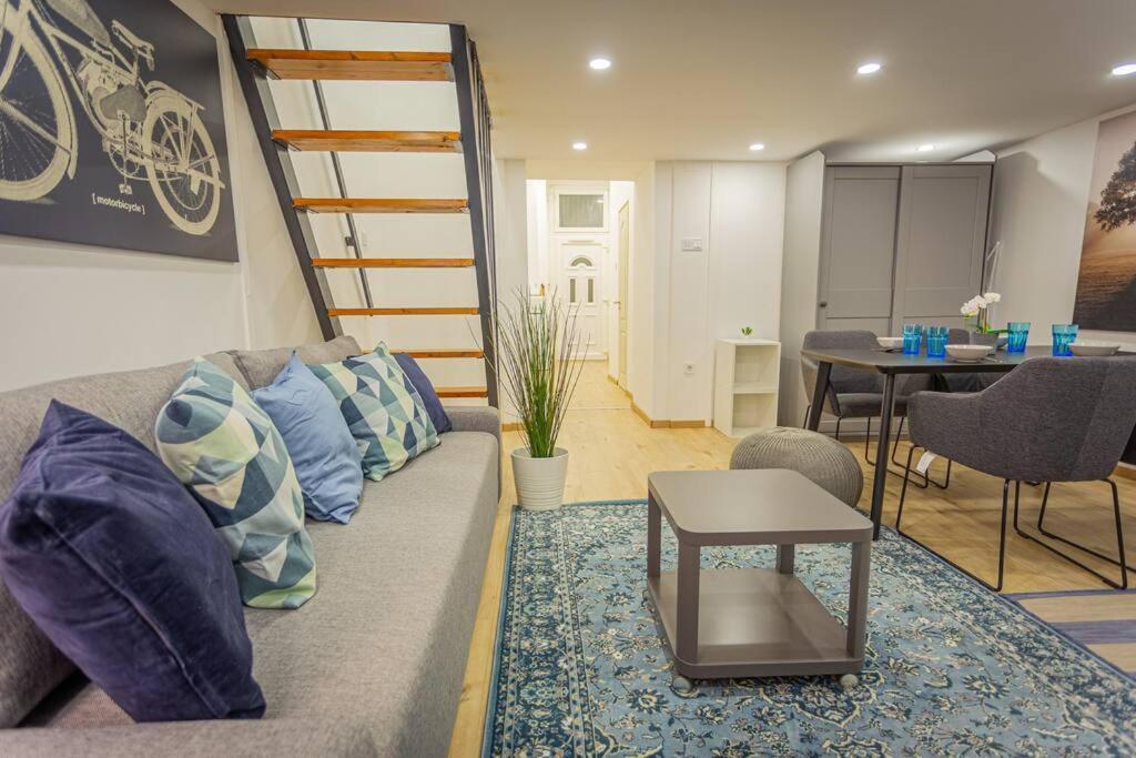 Cosy Flat In The Dob Street - Sapphire Apartment Будапеща Екстериор снимка