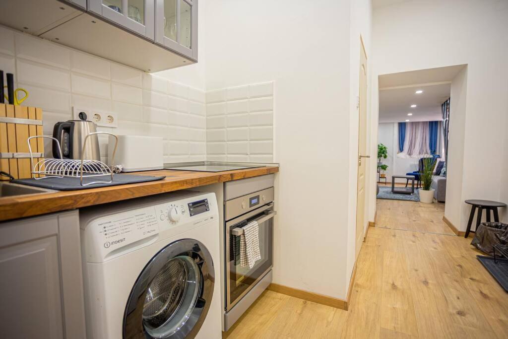 Cosy Flat In The Dob Street - Sapphire Apartment Будапеща Екстериор снимка